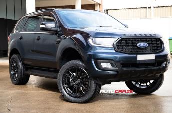 FORD EVEREST CLASH GLOSS BLACK
